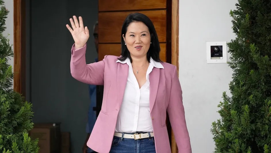 Fujimori lidera conteo final en Perú