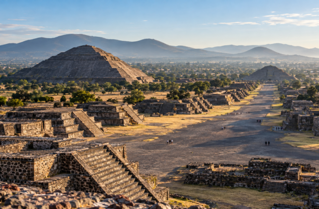 Vestigio arqueológico en un sitio patrimonial, imagen para una guía de visita a Teotihuacán
