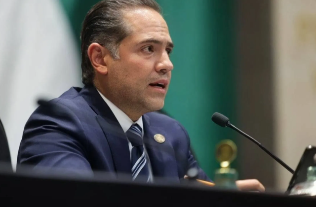 Diputado Raúl Bolaños-Cacho Cué durante una entrevista en San Lázaro